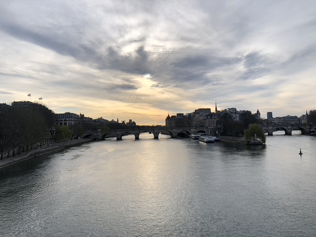 A3C91059-86B9-4A28-8D4C-B6F80B08E9E4_1_105_c