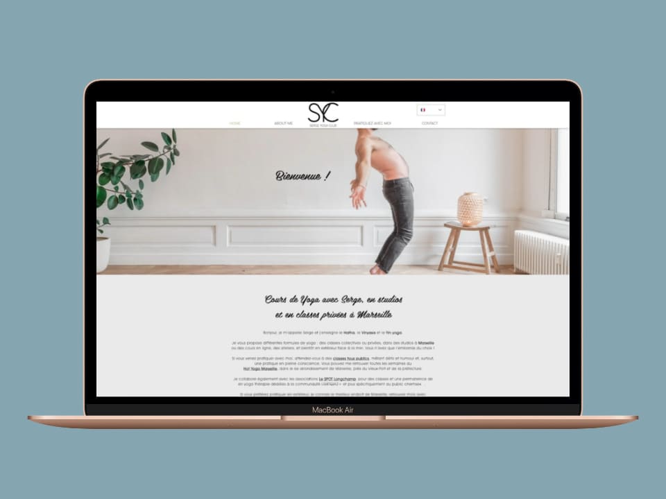 capture d'écran du site sergeyogaclub.com